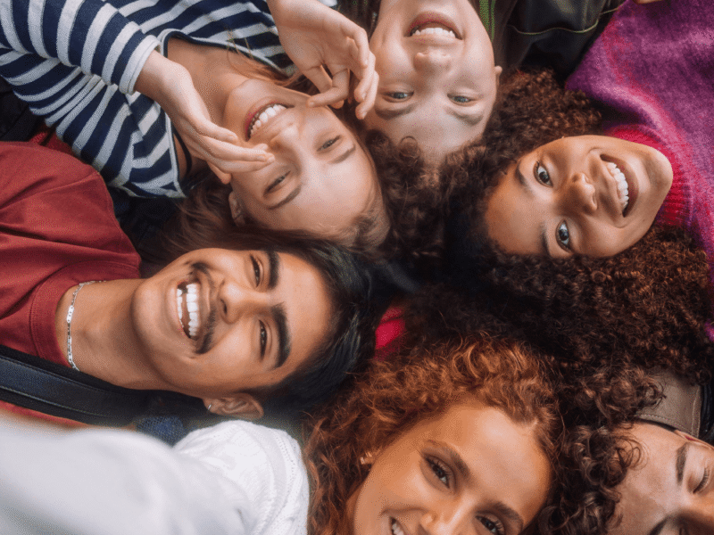 Tinder comparte los 10 de conceptos Gen Z en el mundo de las citas